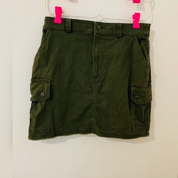 Cargo Mini Skirt With Pockets - Picture 3 of 9